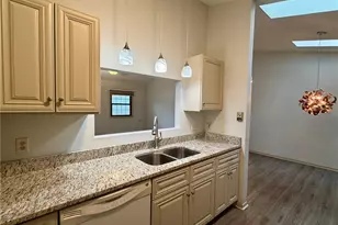 102 Burlington Oval Dr, Chardon, OH 44024 - Photo 9