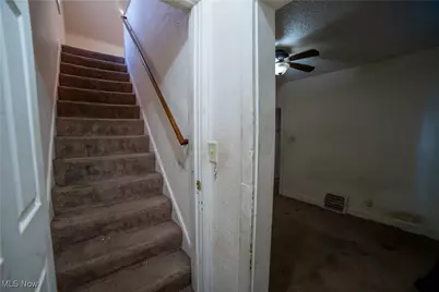 1040 Mercer Avenue, Akron, OH 44320 - Photo 17