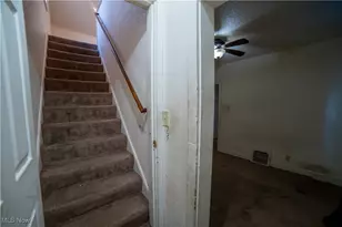 1040 Mercer Ave, Akron, OH 44320 - Photo 17