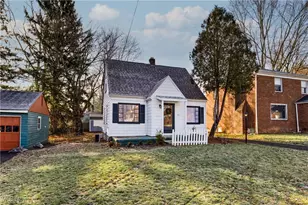 41 Roslyn Dr, Youngstown, OH 44505 - Photo 3