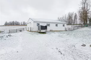 14361 Stanwood St SW, Navarre, OH 44662 - Photo 3