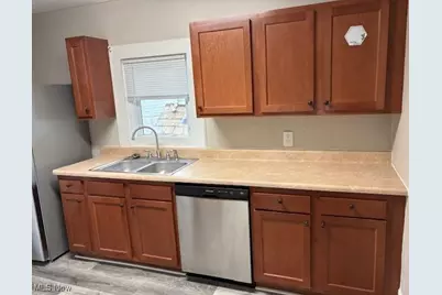 346 1/2 2nd Street NE, New Philadelphia, OH 44663 - Photo 3