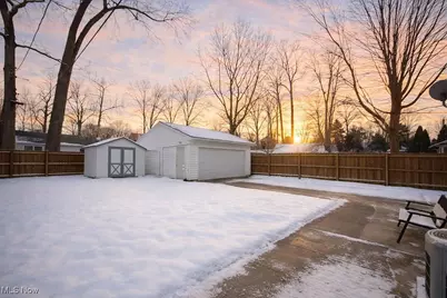 299 Inwood Boulevard, Avon Lake, OH 44012 - Photo 3