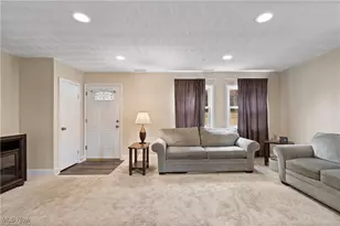 2542 Royal County Down, Uniontown, OH 44685 - Photo 7