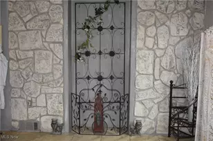 65141 Three Hills Dr, Bellaire, OH 43906 - Photo 5