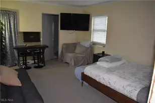 65141 Three Hills Dr, Bellaire, OH 43906 - Photo 13