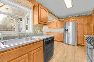 8382 Euclid Chardon Rd, Kirtland, OH 44094 - Photo 17