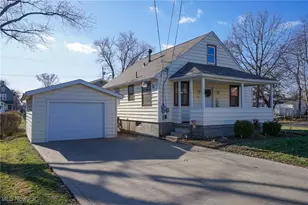 818 Wyoming Pl NE, Massillon, OH 44646 - Photo 3