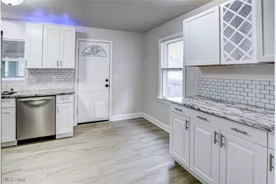 11916 Wayland Avenue, Loveland, OH 44111 - Photo 9