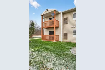 10373 Glenway Drive #202, Twinsburg, OH 44087 - Photo 1