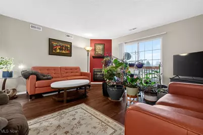 10373 Glenway Drive #202, Twinsburg, OH 44087 - Photo 7