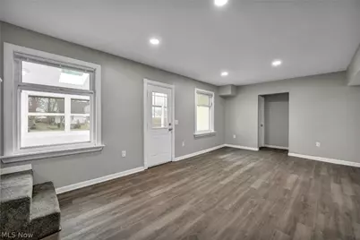 295 E 238th Street, Euclid, OH 44123 - Photo 9