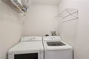 854 Longbrook Dr, Wadsworth, OH 44281 - Photo 13