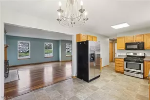 854 Longbrook Dr, Wadsworth, OH 44281 - Photo 5