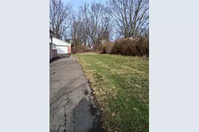 160 Gordon Avenue, Campbell, OH 44405 - Photo 3