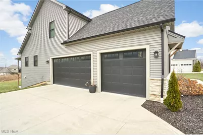 2071 Lanterman Circle, Hinckley, OH 44233 - Photo 33