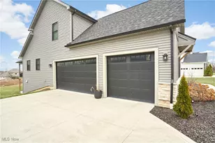 2071 Lanterman Cir, Hinckley, OH 44233 - Photo 33