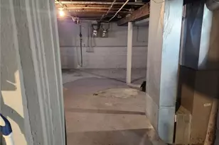 10006 Lamontier Ave, Loveland, OH 44104 - Photo 11