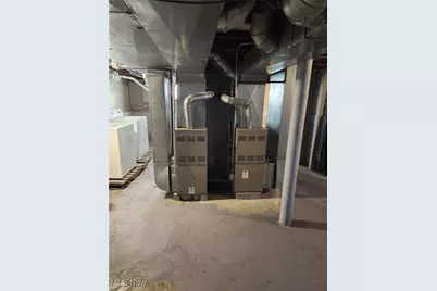 10006 Lamontier Avenue, Loveland, OH 44104 - Photo 9