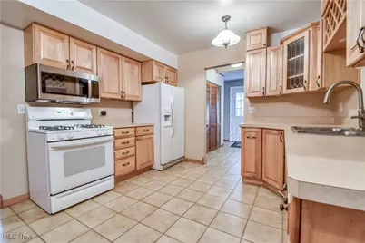 962 E 348th Street, Eastlake, OH 44095 - Photo 11