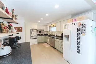 975 Colony Dr, Aurora, OH 44202 - Photo 9