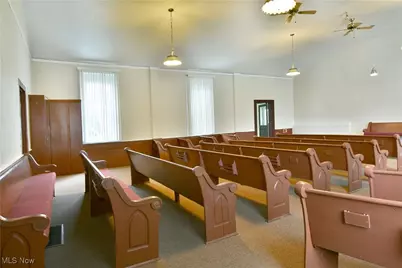 305 Ridge Road, Cortland, OH 44410 - Photo 5