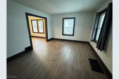 767 Roscoe Avenue, Akron, OH 44306 - Photo 9