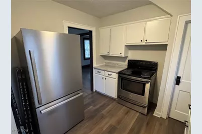 767 Roscoe Avenue, Akron, OH 44306 - Photo 7