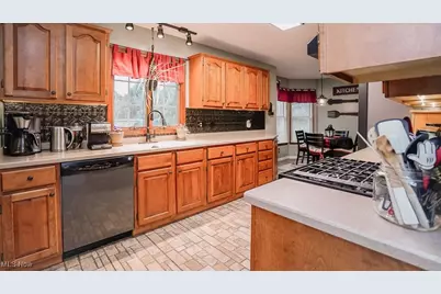 48325 Cooper Foster Park Road, Amherst, OH 44001 - Photo 19