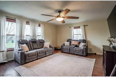 3915 Orchardview Drive SE, East Canton, OH 44730 - Photo 5