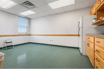 91 5th Street SE, Barberton, OH 44203 - Photo 11