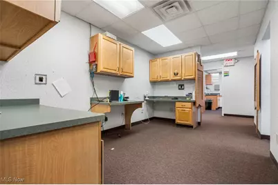 91 5th Street SE, Barberton, OH 44203 - Photo 9