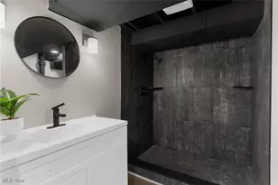 4314 Kerrybrook Dr, Youngstown, OH 44511 - Photo 15