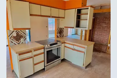 2898 Canton Road, Uniontown, OH 44685 - Photo 13