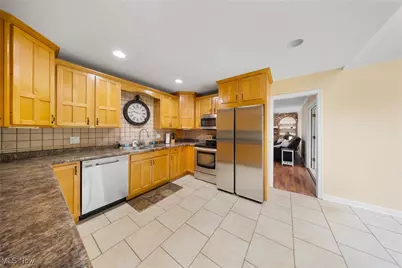 1141 Las Olas Boulevard NW, North Canton, OH 44720 - Photo 11