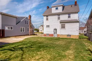 10506 Park Heights Ave, Garfield Heights, OH 44125 - Photo 37