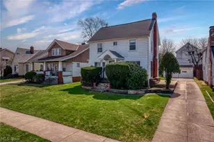 10506 Park Heights Ave, Garfield Heights, OH 44125 - Photo 3