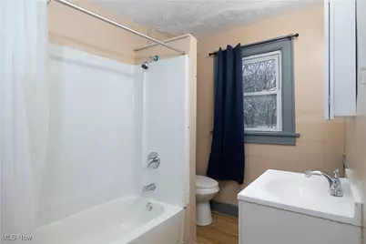 162 E Archwood Avenue, Akron, OH 44301 - Photo 17