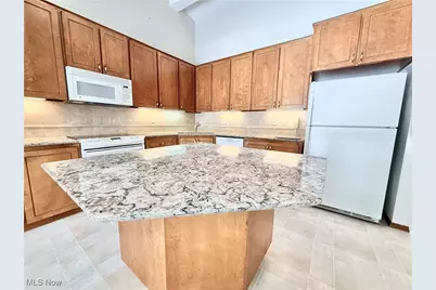 33162 Eagles Glen Court, North Ridgeville, OH 44039 - Photo 3