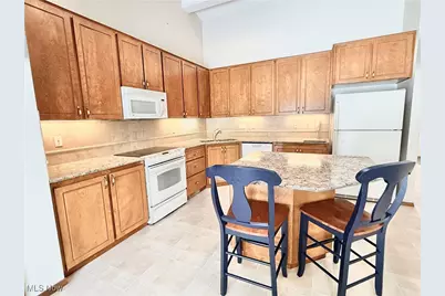 33162 Eagles Glen Court, North Ridgeville, OH 44039 - Photo 9