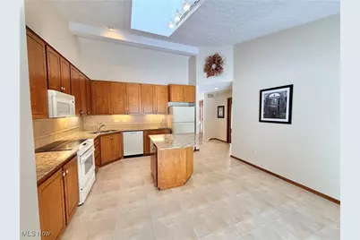 33162 Eagles Glen Court, North Ridgeville, OH 44039 - Photo 5