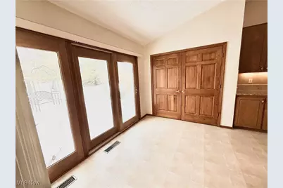 33162 Eagles Glen Court, North Ridgeville, OH 44039 - Photo 7