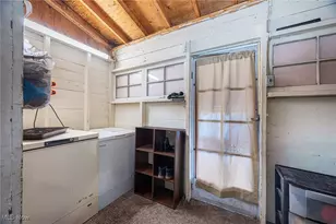 327 N 2nd St, Coshocton, OH 43812 - Photo 11