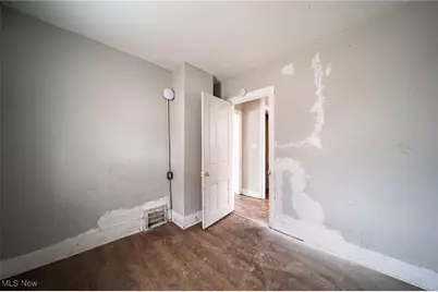 2449 Castle Avenue, Loveland, OH 44113 - Photo 11