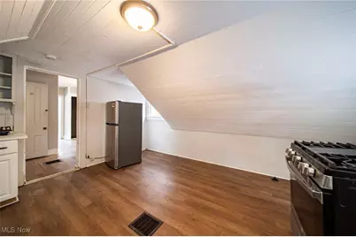 2449 Castle Avenue, Loveland, OH 44113 - Photo 7