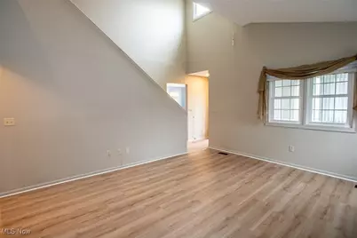 1360 Old Mill Path, Grandview Heights, OH 44147 - Photo 7