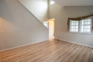 1360 Old Mill Path, Grandview Heights, OH 44147 - Photo 7