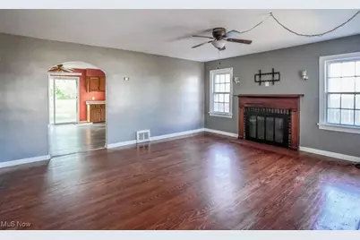 8202 Navarre Road SW, Massillon, OH 44646 - Photo 3