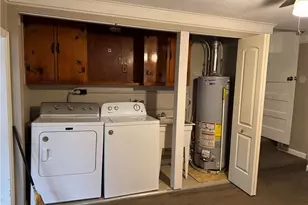 1222 E 360th St, Eastlake, OH 44095 - Photo 9