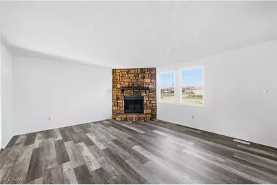 541 Blossom Avenue, Campbell, OH 44405 - Photo 9